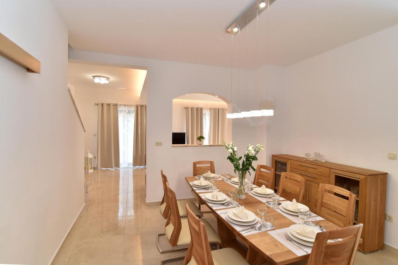 Villa Muskatel -With Heated Pool Brzac Εξωτερικό φωτογραφία