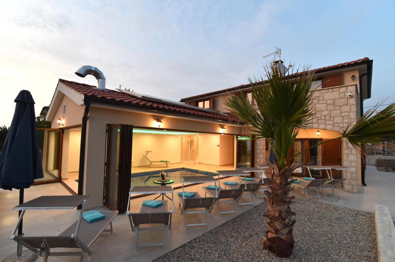 Villa Muskatel -With Heated Pool Brzac Εξωτερικό φωτογραφία