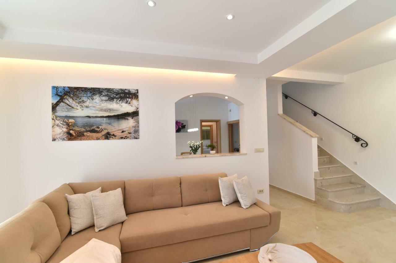 Villa Muskatel -With Heated Pool Brzac Εξωτερικό φωτογραφία